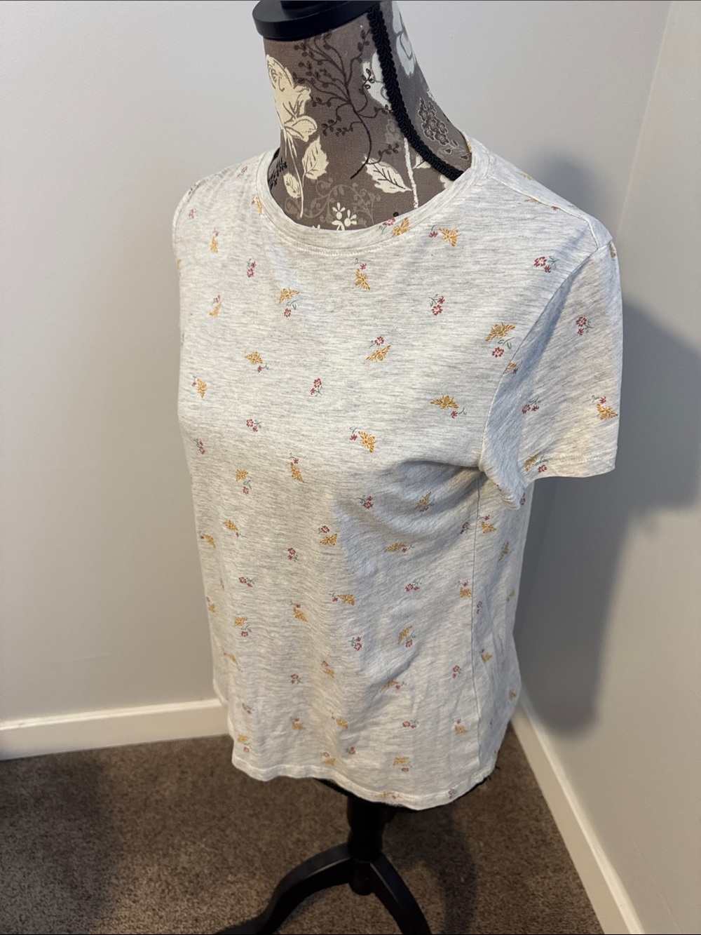 dip Heather Gray Short Sleeve Tee with Small Yellow & Pink Floral Print